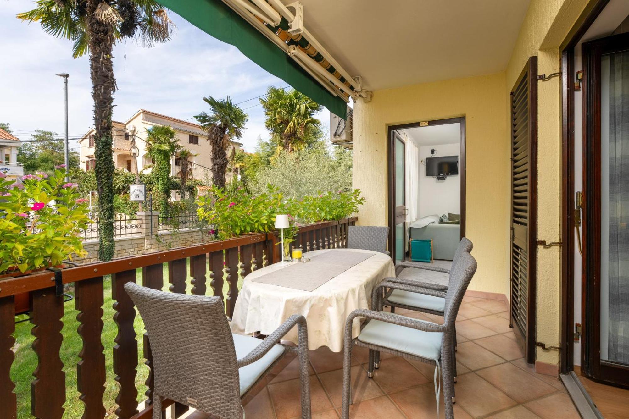 Funtana Apartments Budinjas Exterior photo